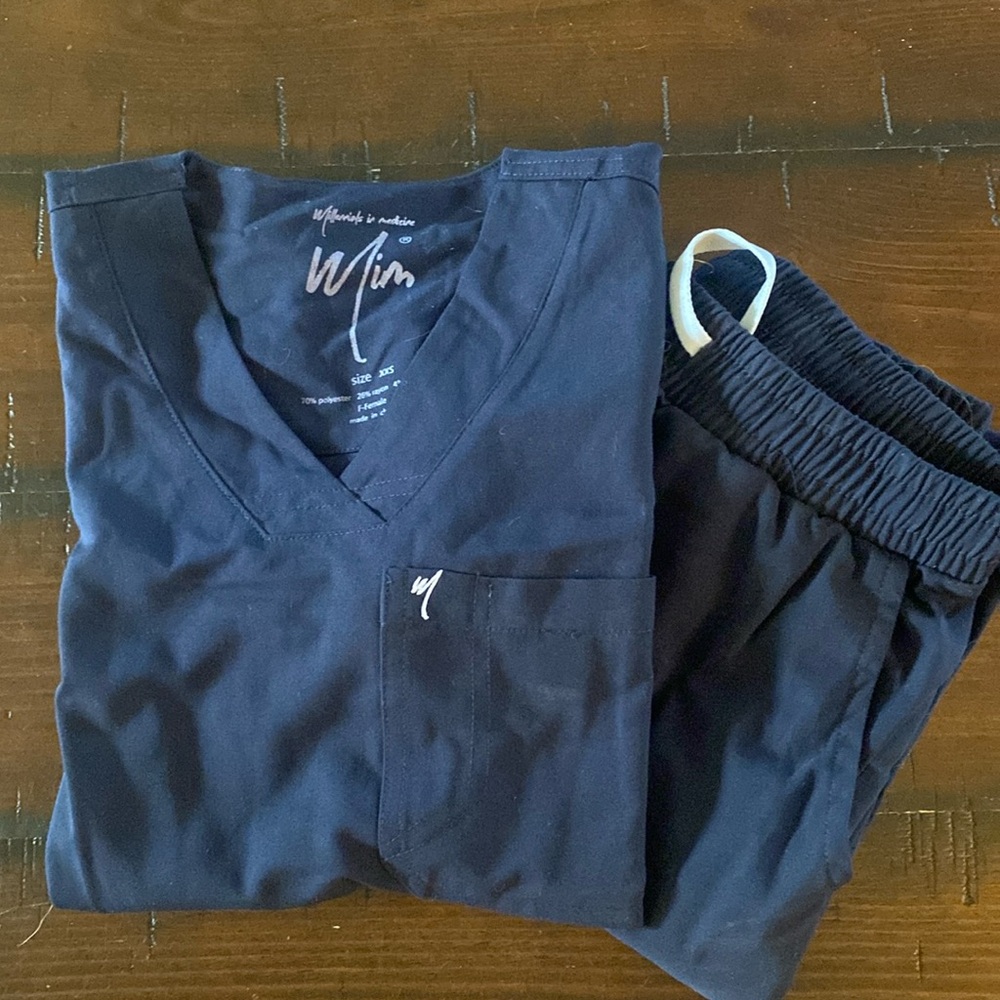 MIM Scrub Set. Dark navy. Top: xxs Bottom: xs. Never worn. No tags.